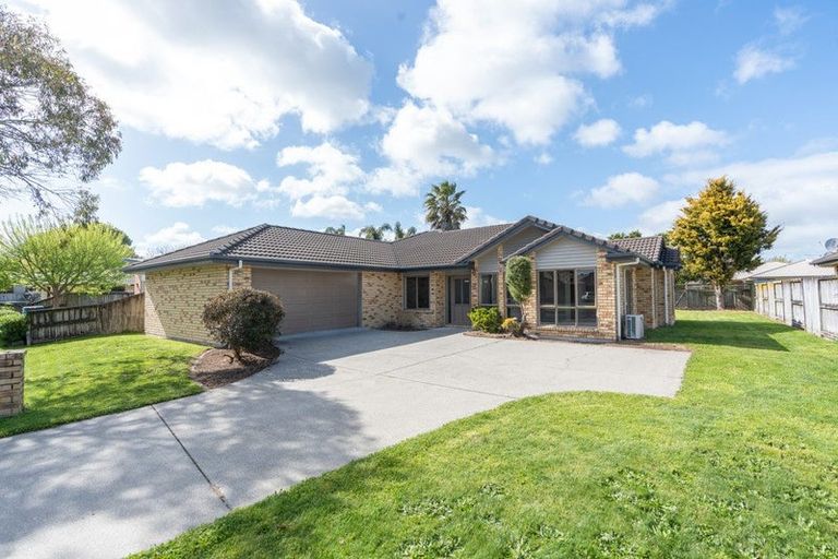 Photo of property in 12 Wakefield Place, Rototuna North, Hamilton, 3210