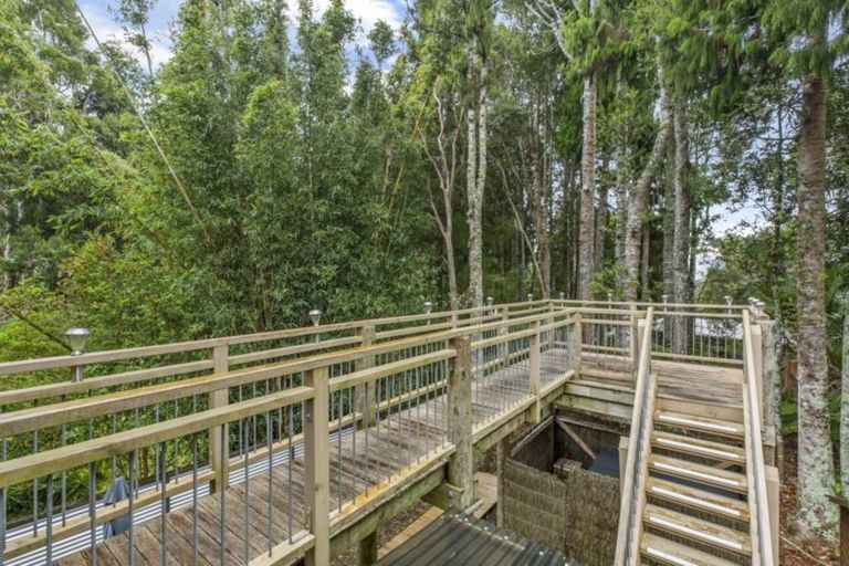 Photo of property in 220 Woodlands Park Road, Titirangi, Auckland, 0604