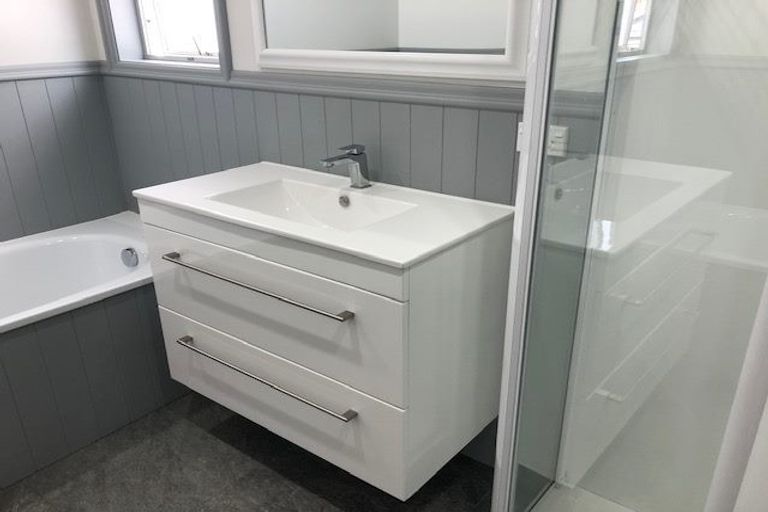 Photo of property in 1 Airey Place, Torbay, Auckland, 0630