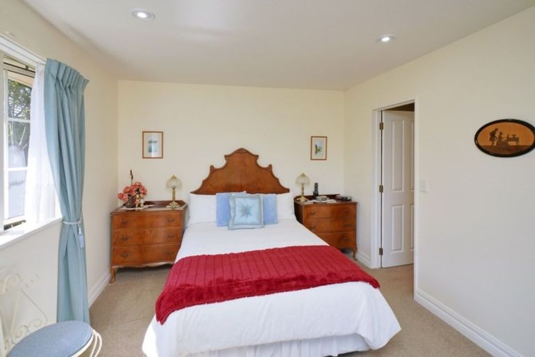 Photo of property in 24 Chesterfield Mews, Russley, Christchurch, 8042