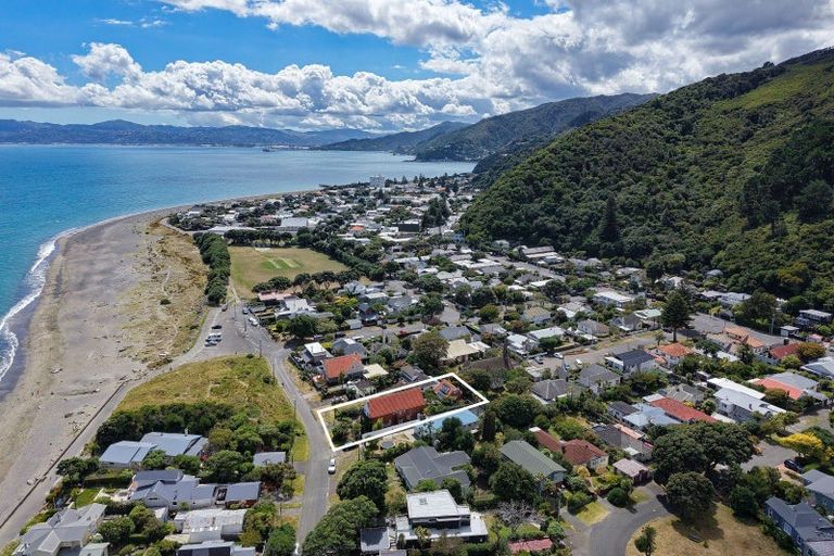 Photo of property in 10 Maire Street, Eastbourne, Lower Hutt, 5013
