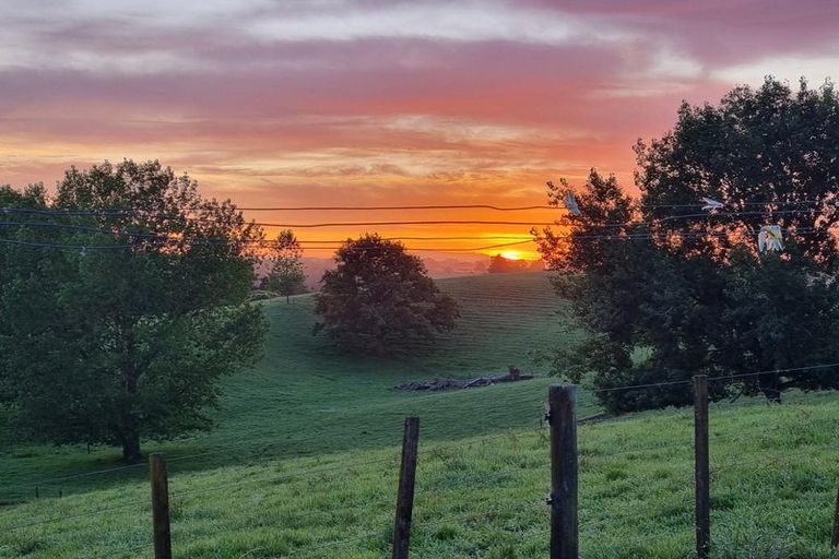 Photo of property in 1524 Te Pahu Road, Karamu, Hamilton, 3285