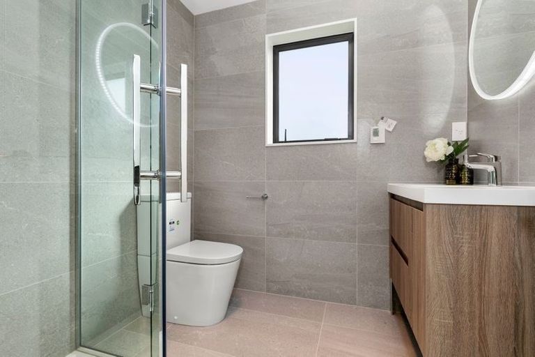 Photo of property in 31 Maka Terrace, Orewa, 0931