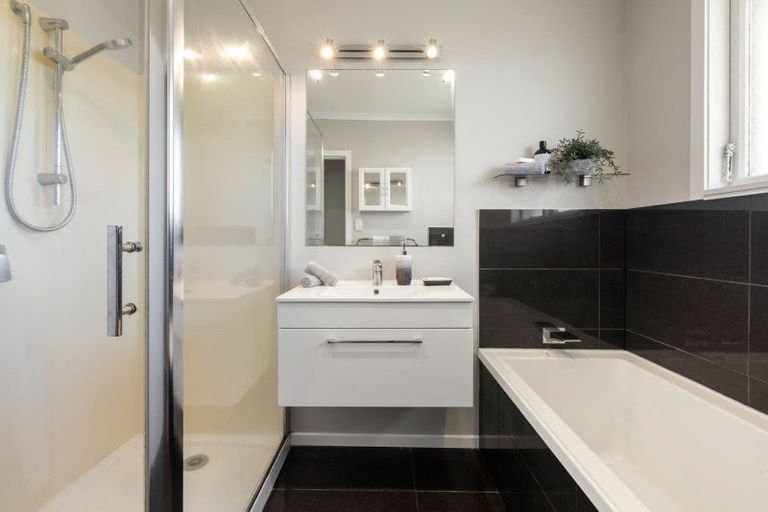 Photo of property in 22a Duncan Road, St Andrews, Hamilton, 3200