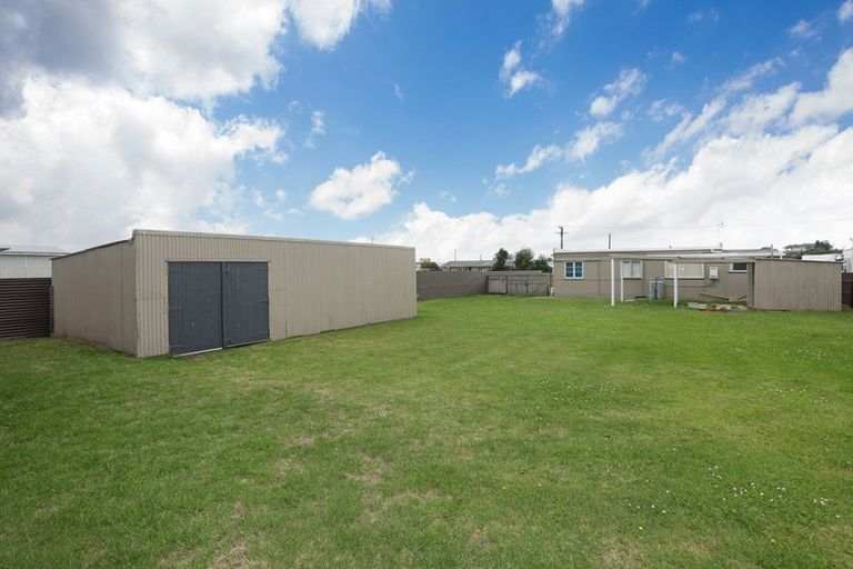 Photo of property in 18 Linklater Avenue, Foxton Beach, Foxton, 4815