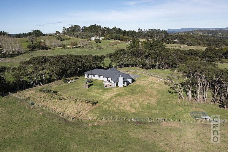 Photo of property in 1293 Old North Road, Helensville, 0875