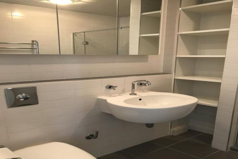 Photo of property in Montreaux Apartments, 10g/164 The Terrace, Wellington Central, Wellington, 6011