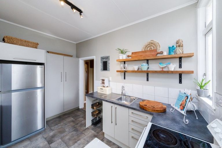 Photo of property in 41 Beresford Street, Takaro, Palmerston North, 4410