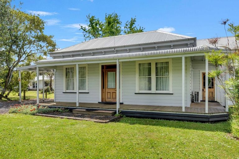 Photo of property in 14 Uawa Parade, Tolaga Bay, 4077