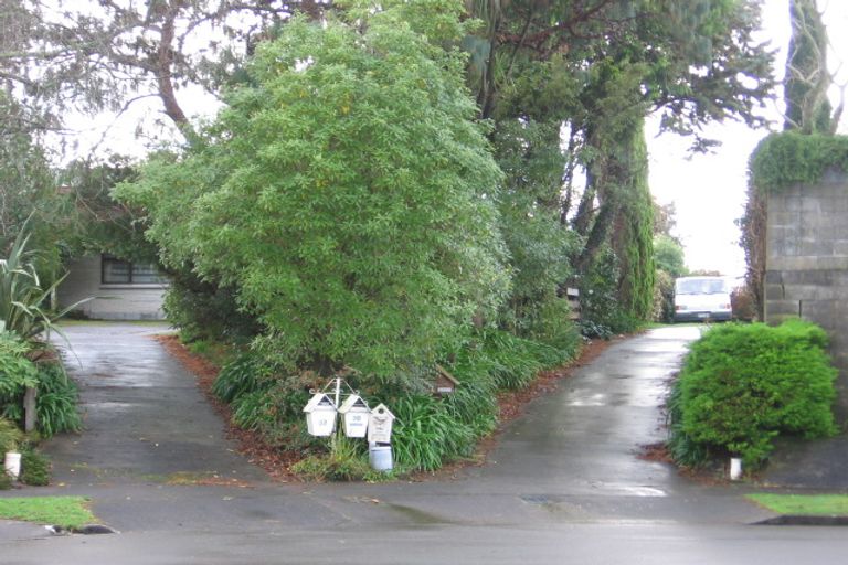Photo of property in 24 Redwood Grove, Hokowhitu, Palmerston North, 4410