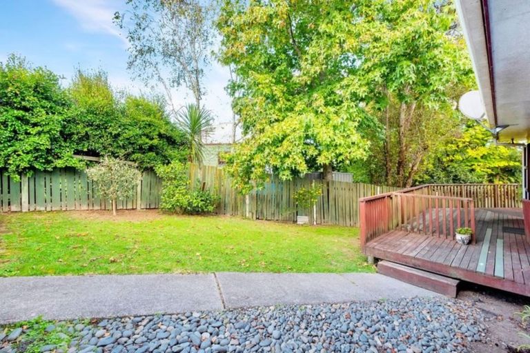 Photo of property in 2/2 Oreil Avenue, West Harbour, Auckland, 0618