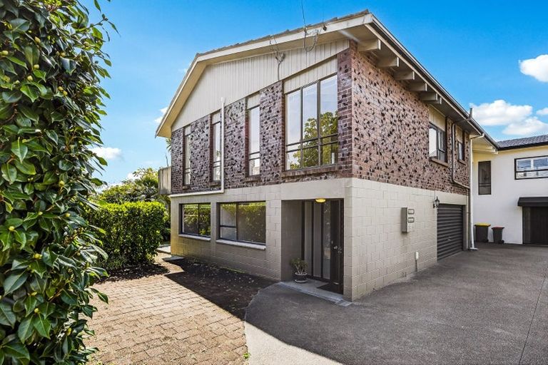 Photo of property in 2/13 Muritai Road, Milford, Auckland, 0620