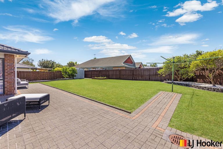 Photo of property in 11 Trossach Place, Wattle Downs, Auckland, 2103