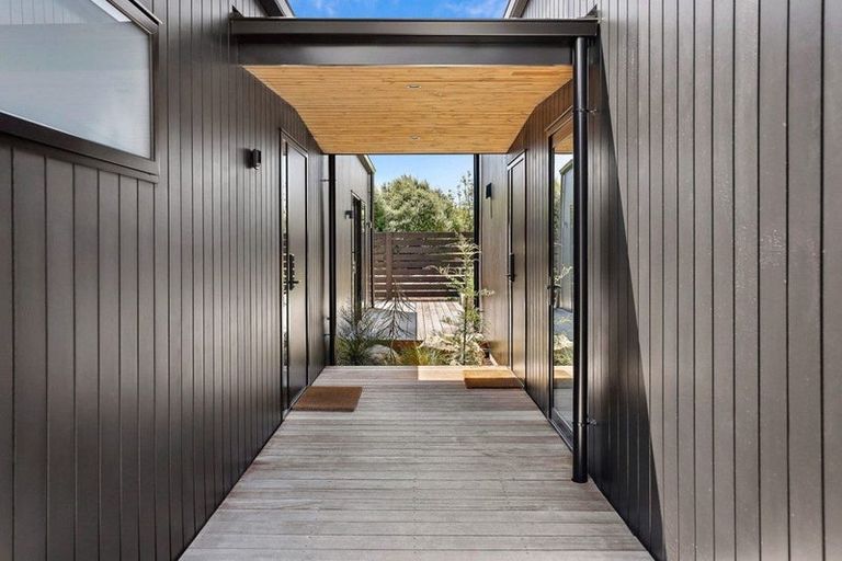 Photo of property in 12 Cleland Close, Wanaka, 9382