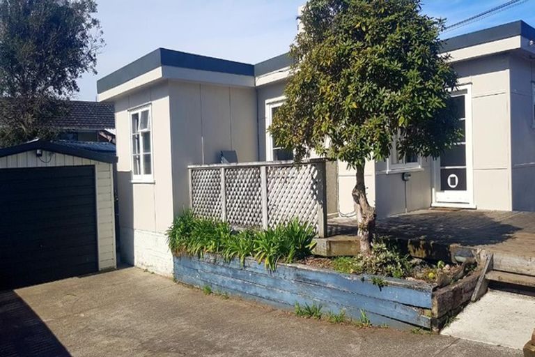 Photo of property in 43 Martin Road, Paraparaumu Beach, Paraparaumu, 5032