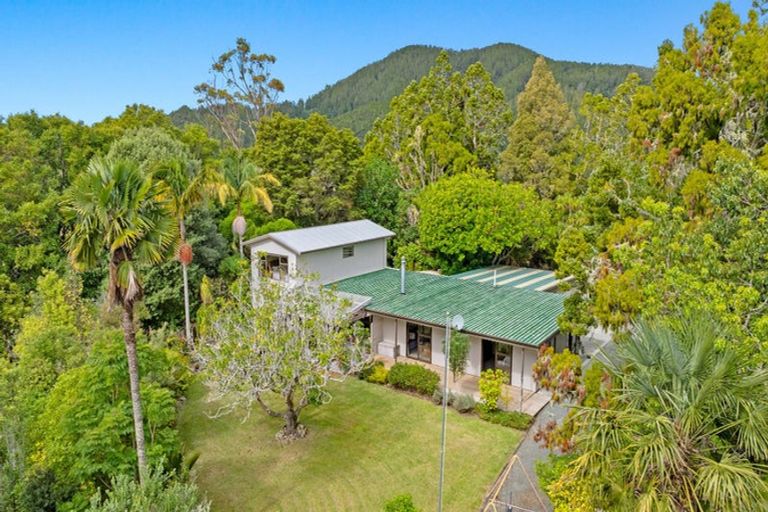 Photo of property in 2395 State Highway 1, Brynderwyn, Maungaturoto, 0587