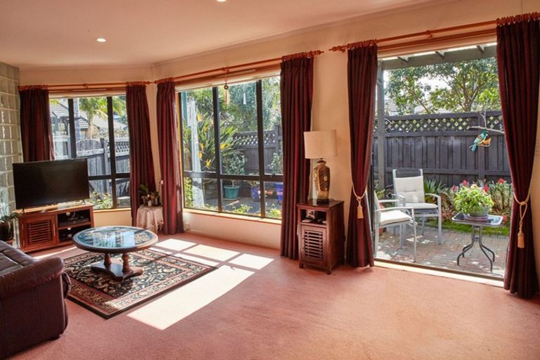 Photo of property in 16 Red Hibiscus Road, Stanmore Bay, Whangaparaoa, 0932