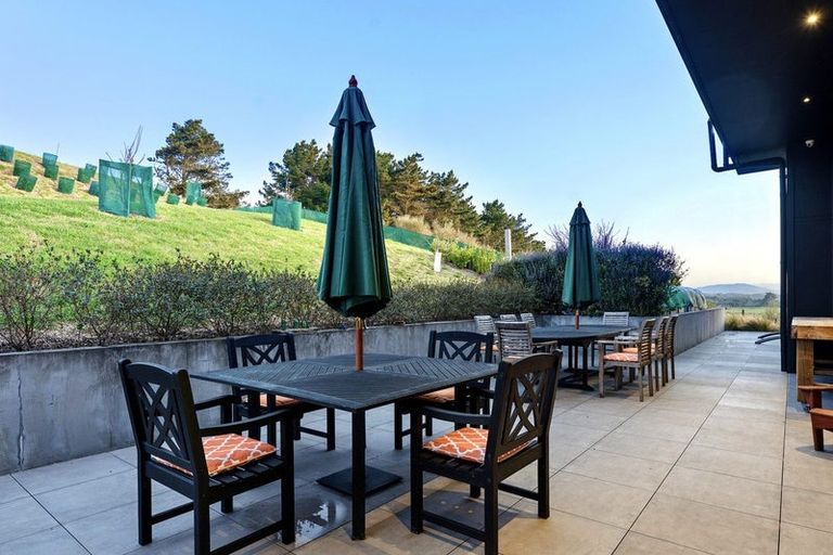 Photo of property in 80 Harakeke Road, Te Horo, Otaki, 5581