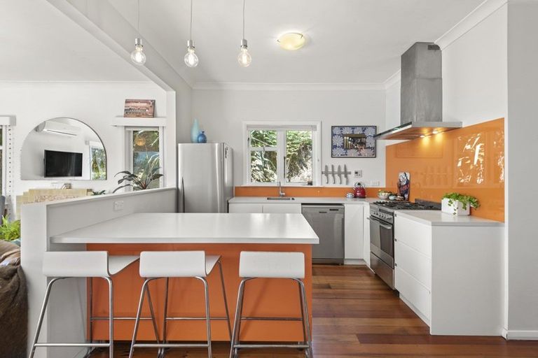 Photo of property in 27 Hudson Street, Island Bay, Wellington, 6023