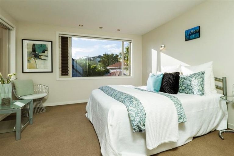 Photo of property in 6 Brighton Terrace, Murrays Bay, Auckland, 0630