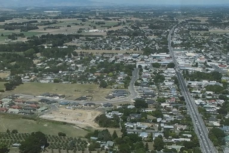 Photo of property in 44 Feist Street, Carterton, 5713