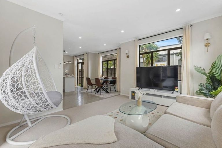 Photo of property in 17 Derg Place, East Tamaki, Auckland, 2013