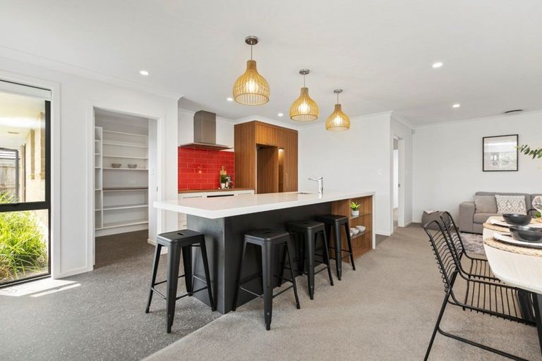 Photo of property in 2 Te Kio Crescent, Papamoa Beach, Papamoa, 3118