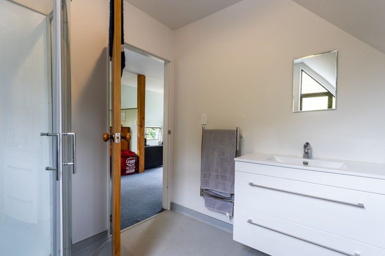 Photo of property in 1094 Paekakariki Hill Road, Paekakariki Hill, Porirua, 5381