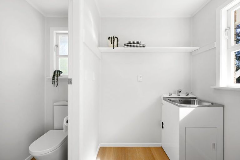 Photo of property in 1 Keitha Place, Glenview, Hamilton, 3206