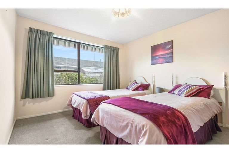 Photo of property in 1/40 Sarabande Avenue, Redwood, Christchurch, 8051