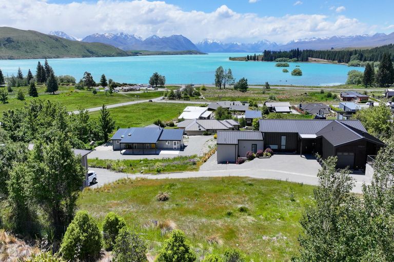 Photo of property in 16 Rankin Rise, Lake Tekapo, 7999