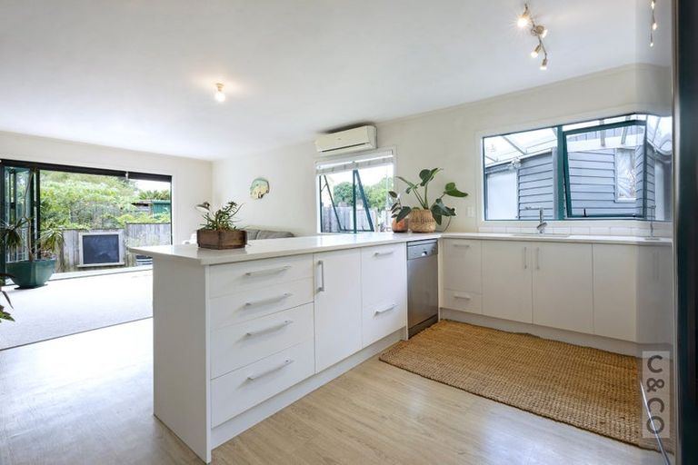 Photo of property in 11 Murray Way, Waimauku, 0812