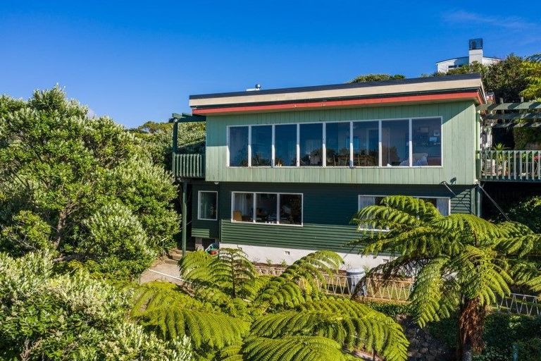 Photo of property in 11 Homebush Road, Khandallah, Wellington, 6035