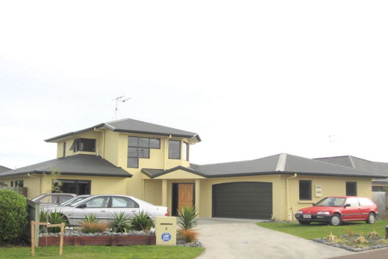 Photo of property in 9 Fencourt Place, Rototuna North, Hamilton, 3210