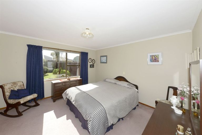 Photo of property in 1/15 Kamahi Place, Bishopdale, Christchurch, 8051