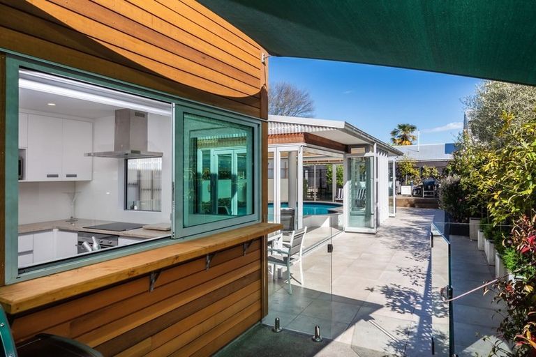 Photo of property in 69 Deans Avenue, Riccarton, Christchurch, 8011