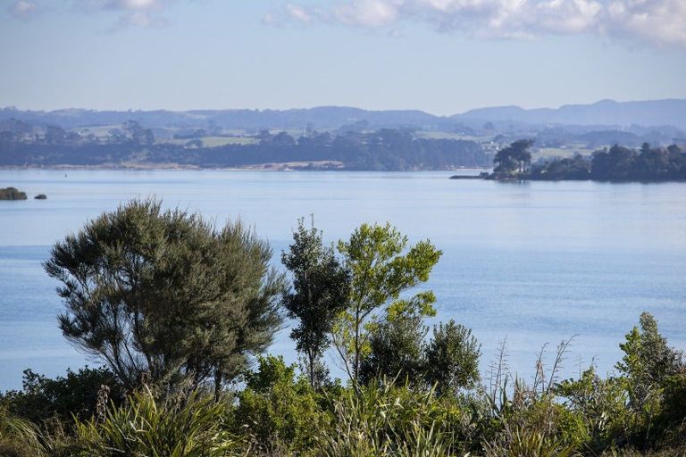 Photo of property in 42 Tahuna Minhinnick Drive, Glenbrook, Waiuku, 2681