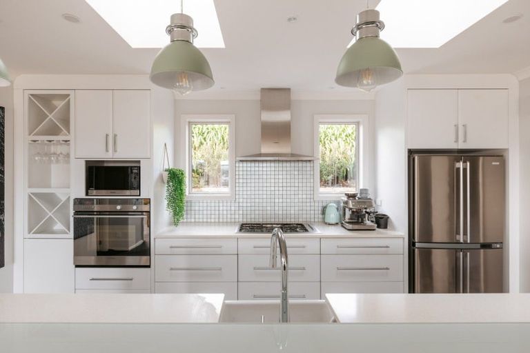 Photo of property in 40 Broadwater Close, Pyes Pa, Tauranga, 3112