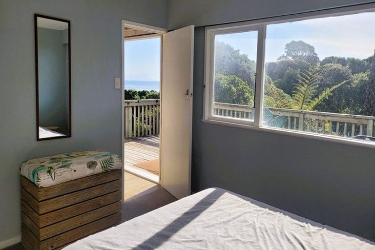 Photo of property in 12 Takarei Terrace, Mokau, 4376