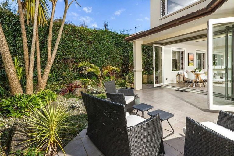 Photo of property in 6 Brighton Terrace, Murrays Bay, Auckland, 0630