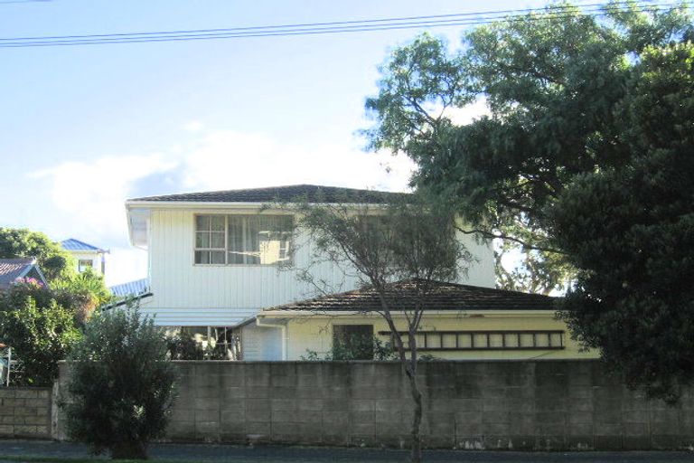 Photo of property in 320 Muritai Road, Eastbourne, Lower Hutt, 5013