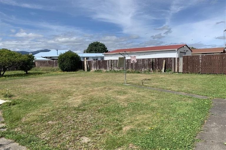 Photo of property in 6 Bartholomew Road, Levin, 5510