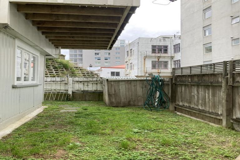 Photo of property in 1 Baring Street, Oriental Bay, Wellington, 6011