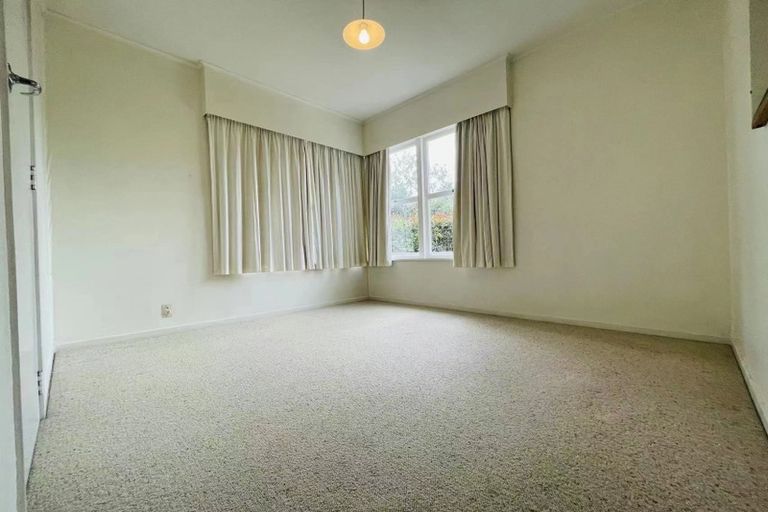 Photo of property in 6 Raines Avenue, Forrest Hill, Auckland, 0620