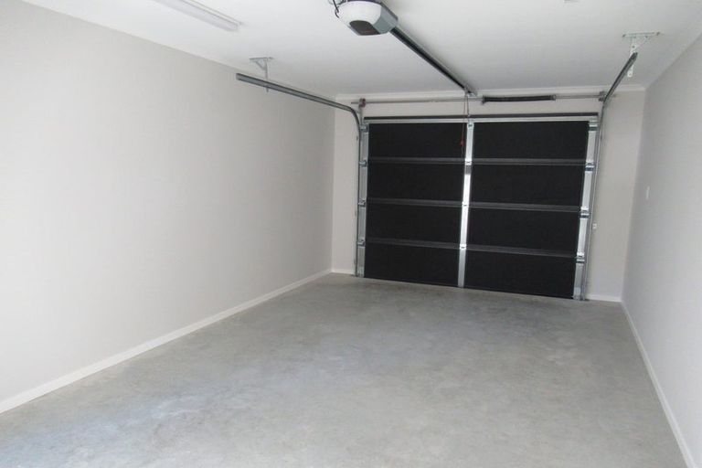 Photo of property in 1 Desert Gold Lane, Wallaceville, Upper Hutt, 5018