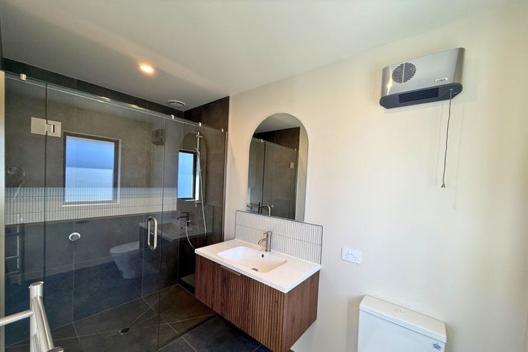 Photo of property in 92 Northlake Drive, Wanaka, 9305