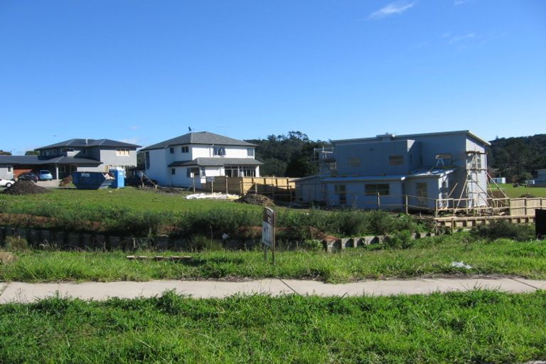 Photo of property in 48 Newbury Place, Schnapper Rock, Auckland, 0632