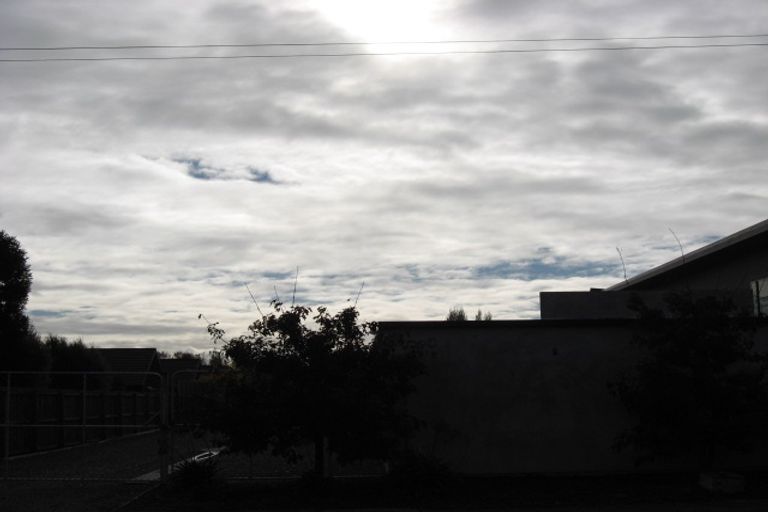 Photo of property in 1/118a Sawyers Arms Road, Northcote, Christchurch, 8052