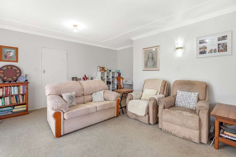 Photo of property in 74 Kennedy Drive, Levin, 5510