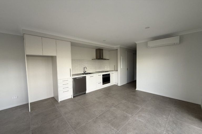Photo of property in 37 Maraeariki Avenue, Orewa, 0931